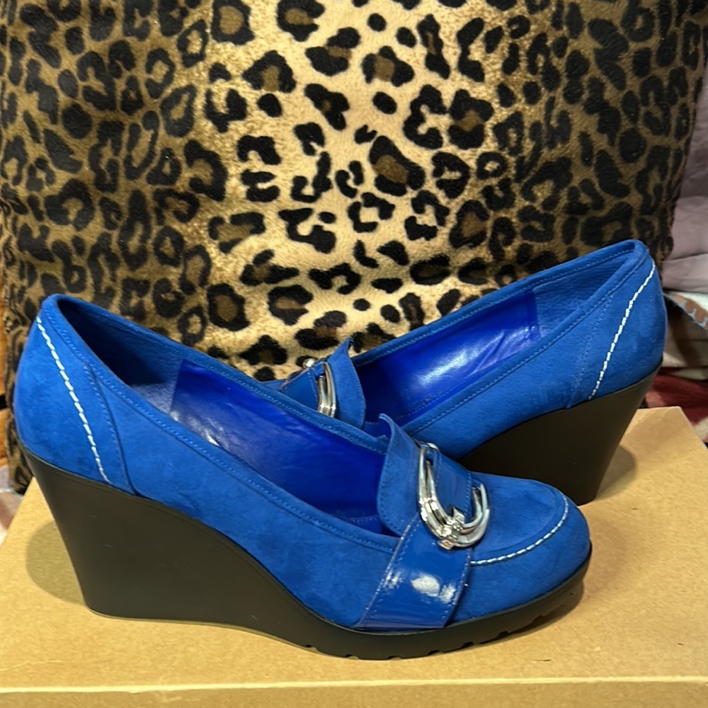 EUC, Marc Fisher Wedge w/Faux Blue Suede. Size 7.5